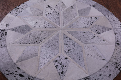 Black Salt & Pepper Round Star Patchwork Natural Cowhide Rug - 4' 0