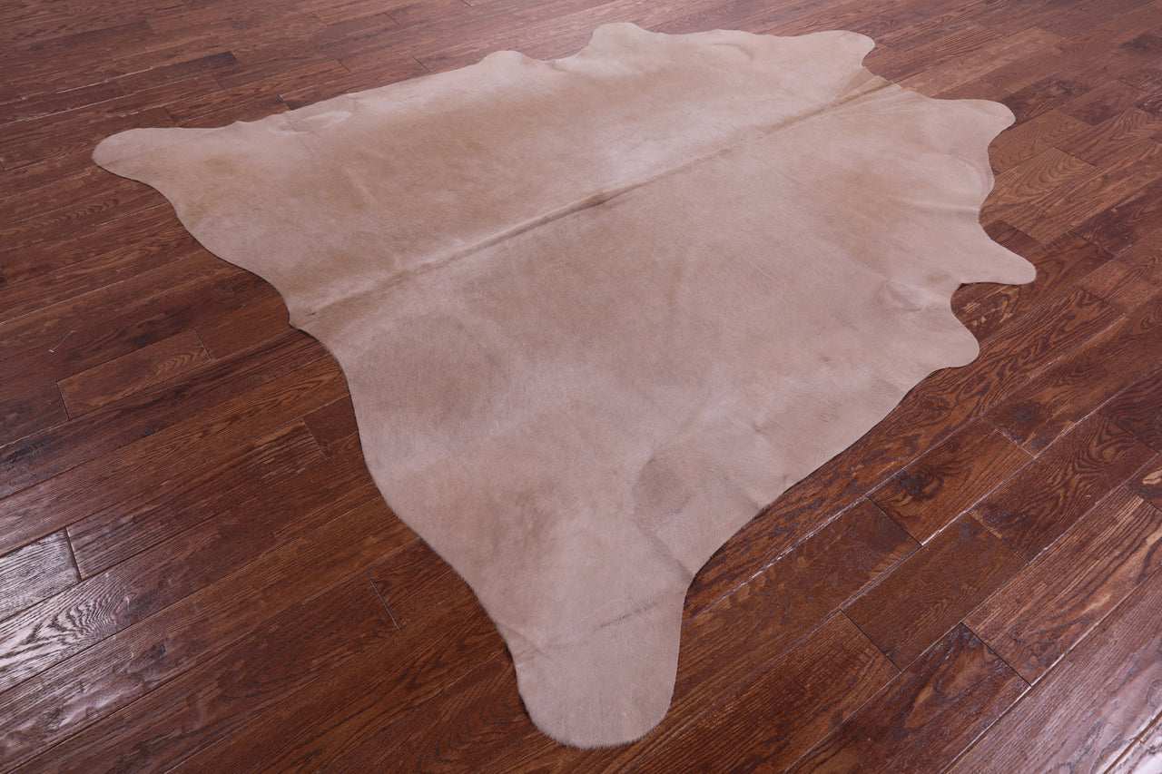 Light Brown Natural Cowhide Rug - XX-Large 7' 10"H x 7' 0"W