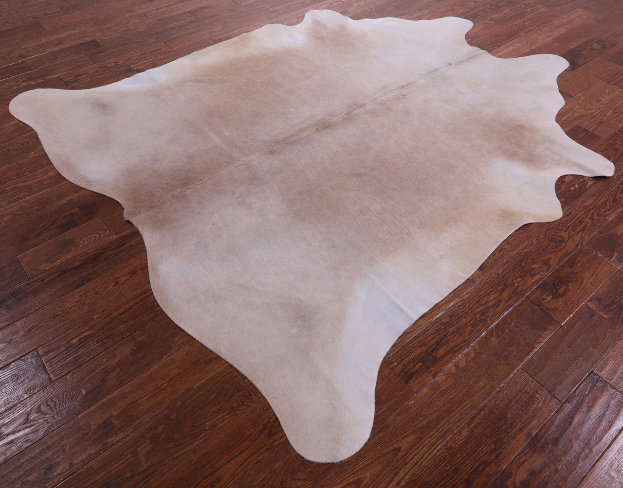 Light Brown Natural Cowhide Rug - XX-Large 7' 9"H x 7' 0"W