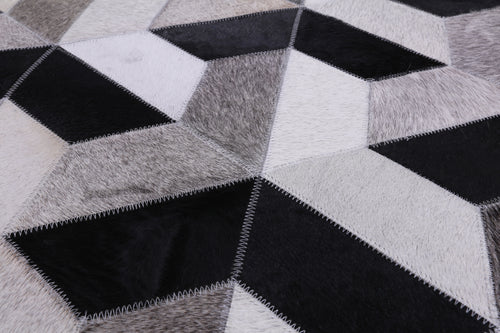 Black & White Patchwork Natural Cowhide Rug - 4' 0