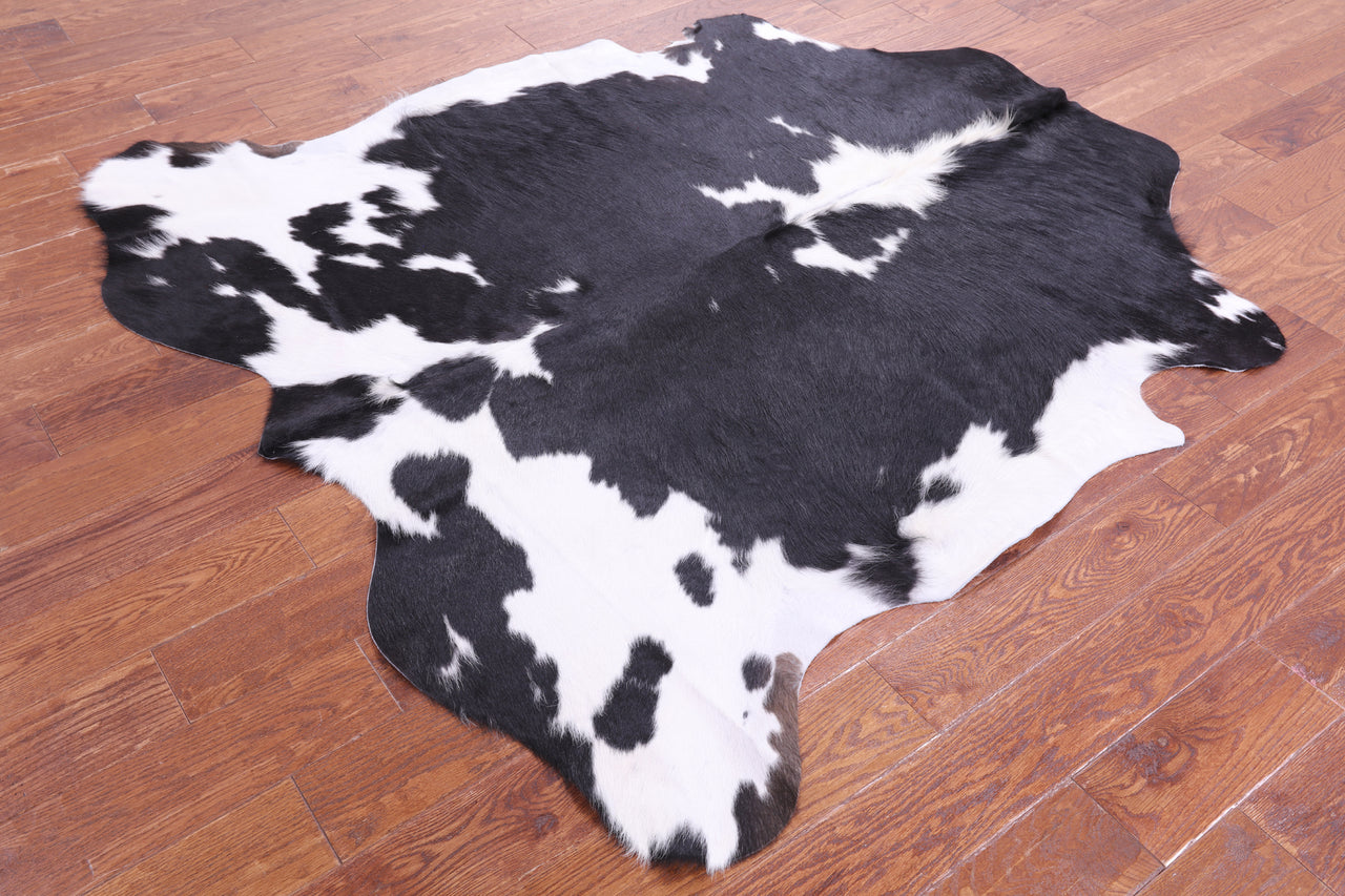 Black & White Natural Cowhide Rug - Medium 5'11"H x 5'8"W