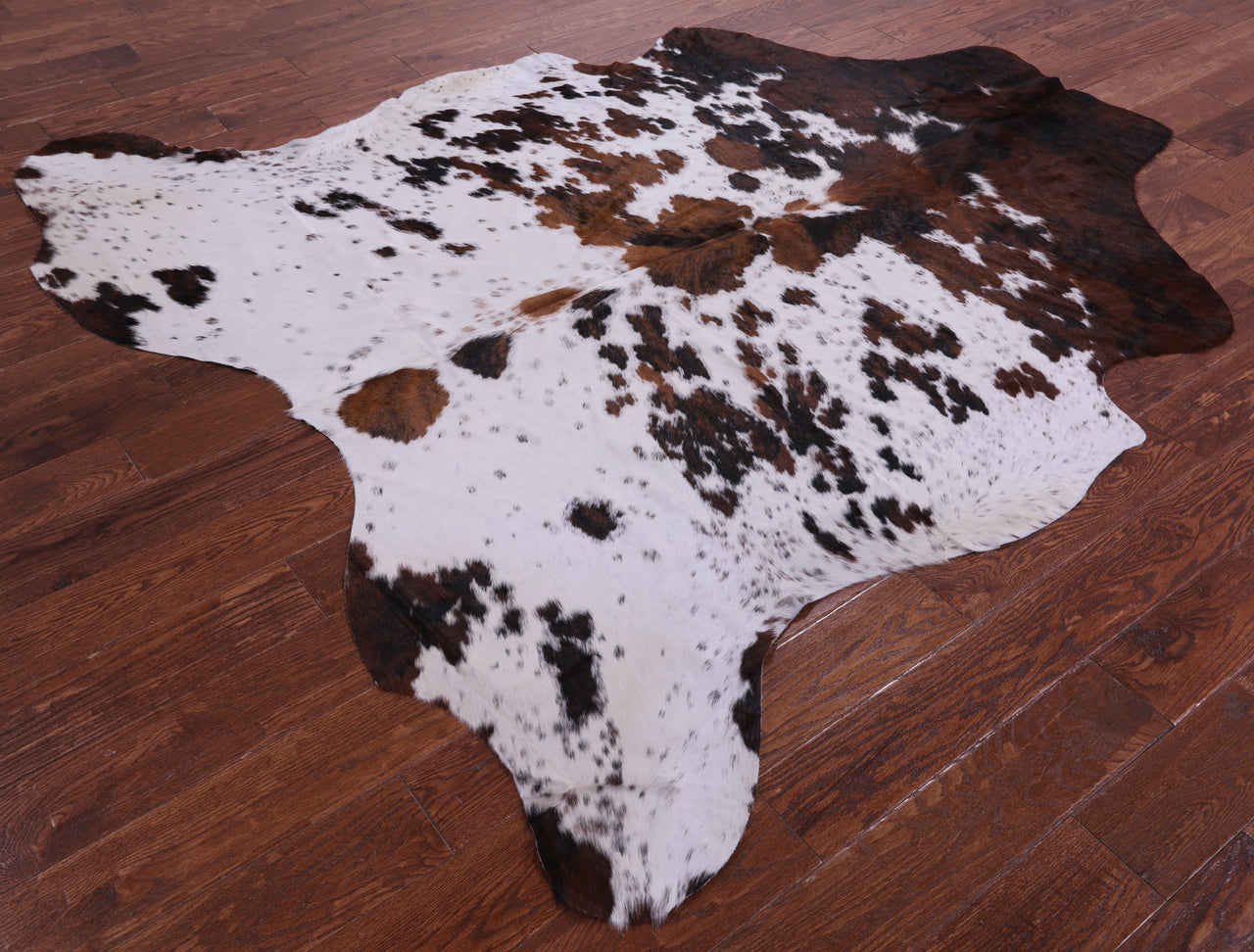 Tricolor Salt & Pepper Natural Cowhide Rug - XLarge 7'2"H x 6'7"W