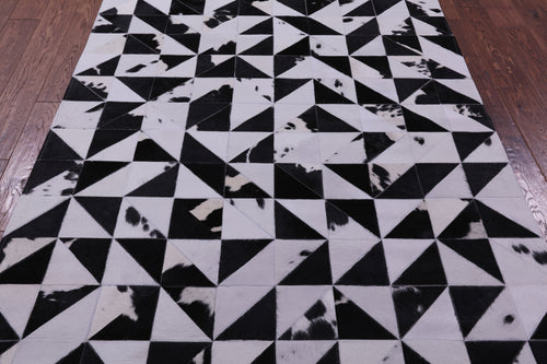 Black & White Patchwork Natural Cowhide Rug - 4' 11