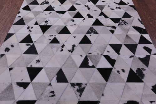 Black & White Patchwork Natural Cowhide Rug - 5' 0