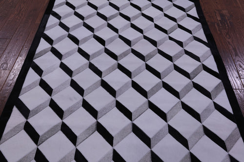 Black & White Patchwork Natural Grey Cowhide Rug - 5' 0