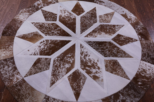 Brown Salt & Pepper Round Patchwork Natural Cowhide Rug - 5' 0