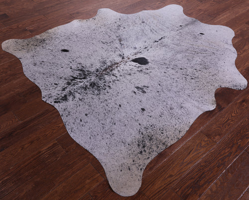 Black Salt & Pepper Natural Cowhide Rug - Medium 6' 0