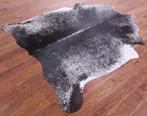 Black Salt & Pepper Natural Cowhide Rug - Medium 6' 2