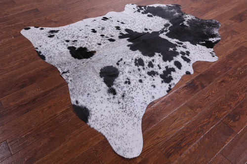 Black Salt & Pepper Natural Cowhide Rug - Medium 6' 0