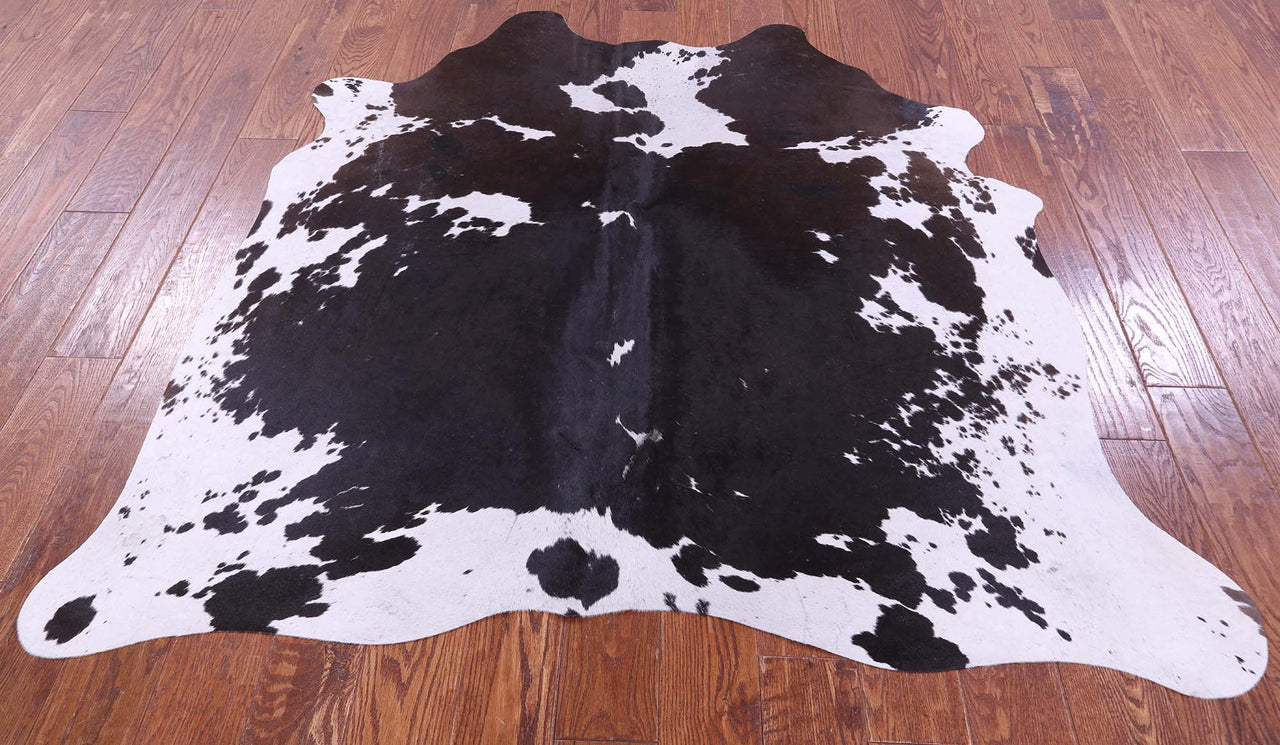 Black & White Natural Cowhide Rug - Small 5' 0"H x 5' 5"W
