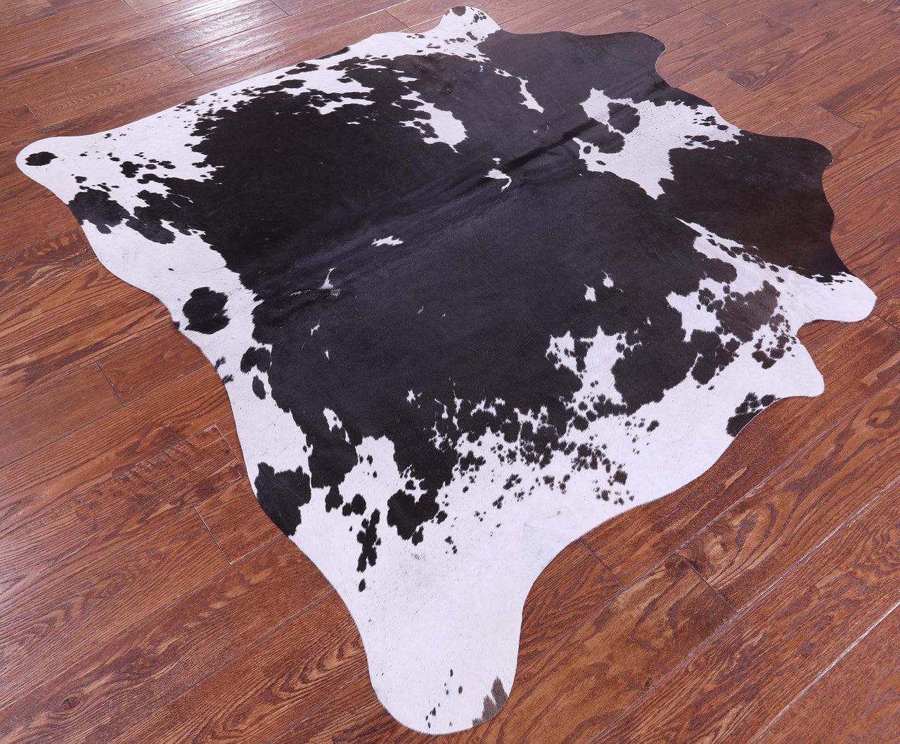 Black & White Natural Cowhide Rug - Small 5' 0"H x 5' 5"W