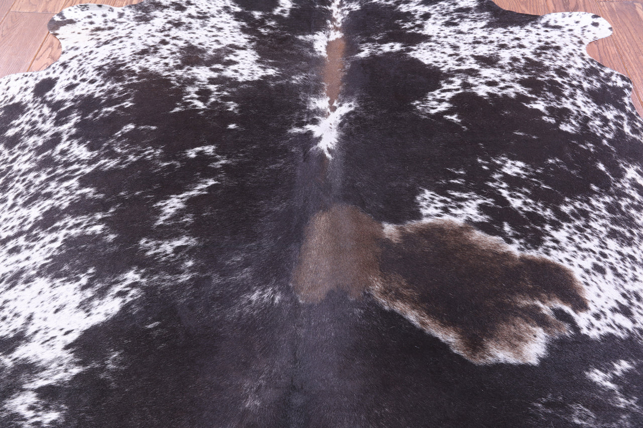 Black Salt & Pepper Natural Cowhide Rug - Small 5' 0"H x 5' 5"W