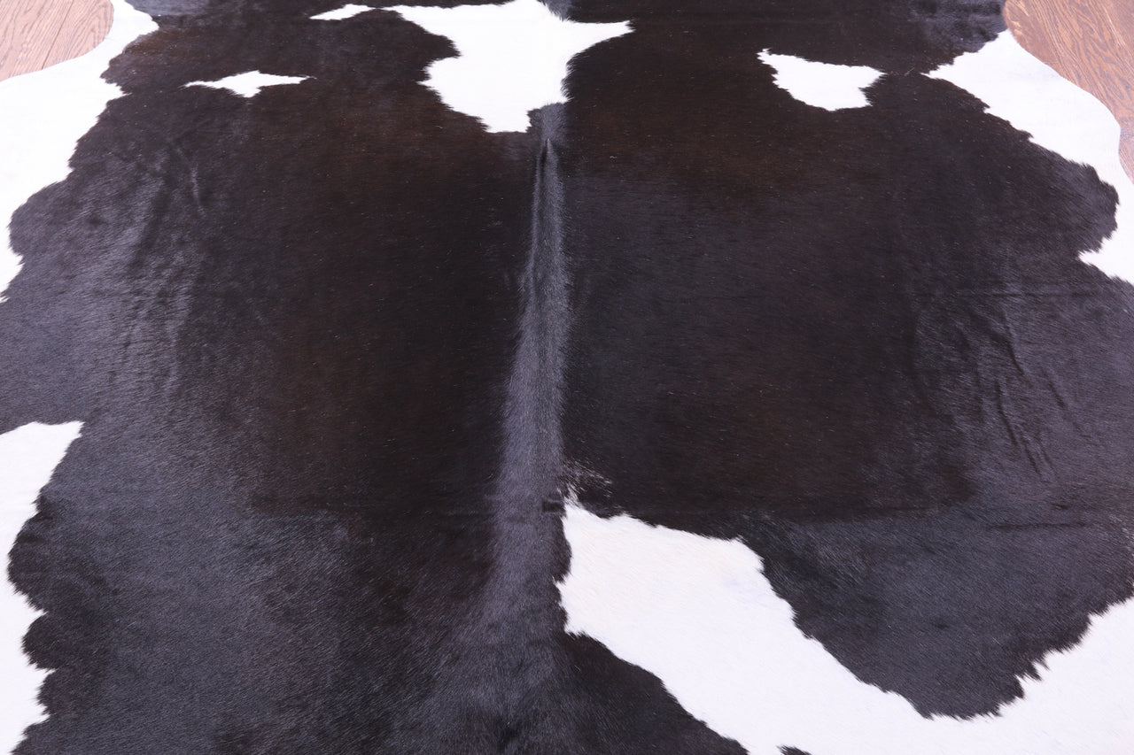 Black & White Natural Cowhide Rug - XX-Large 8' 0"H x 7' 1"W