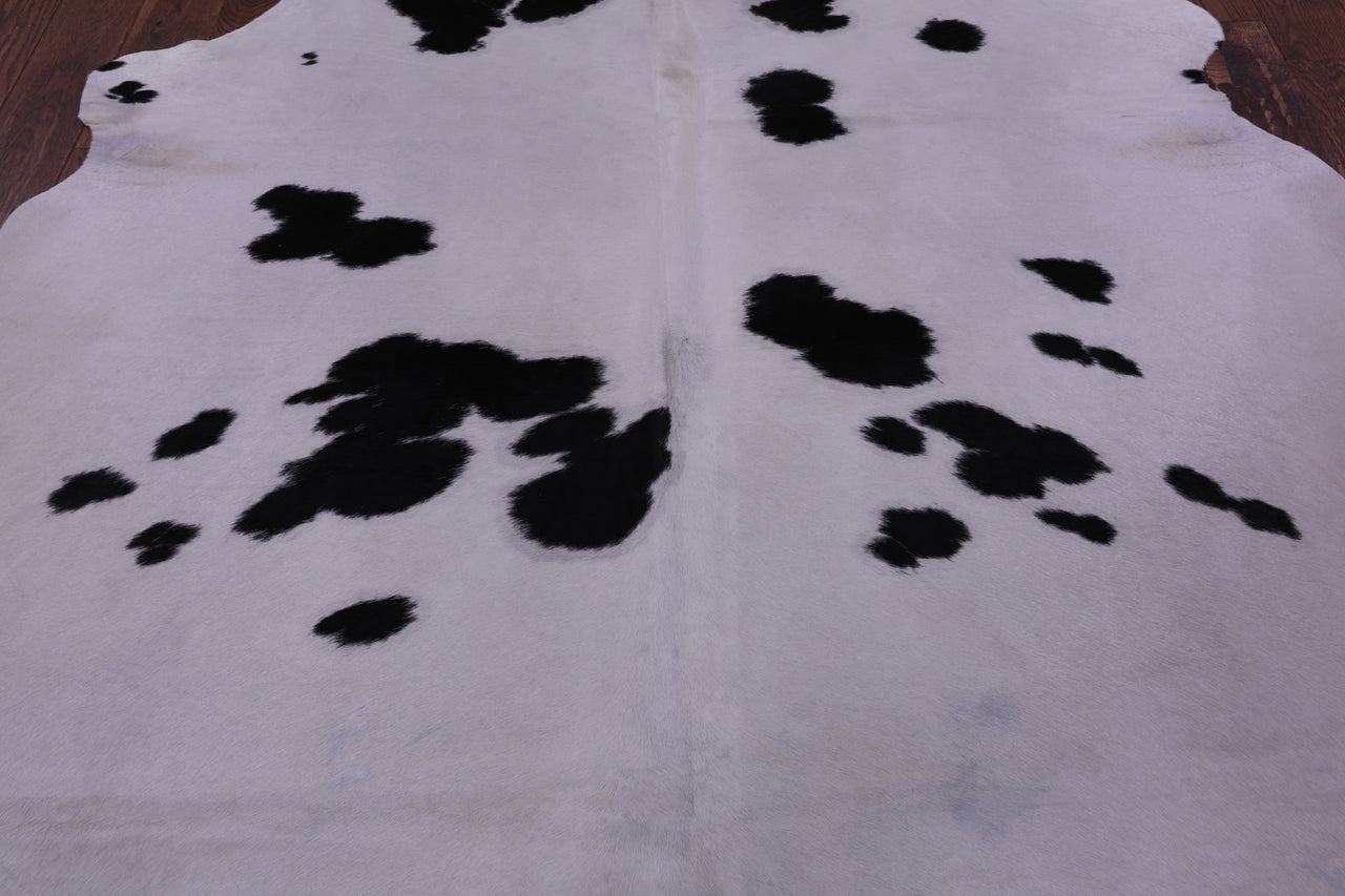 Black & White Natural Cowhide Rug - XX-Large 7' 8"H x 6' 7"W