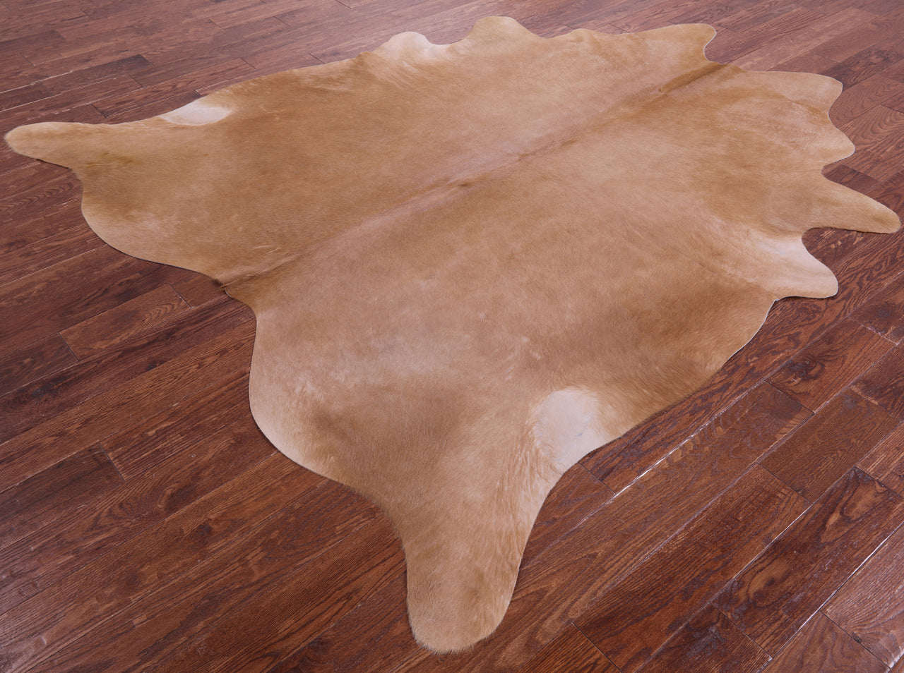 Light Brown Natural Cowhide Rug - XX-Large 8' 0"H x 7' 2"W