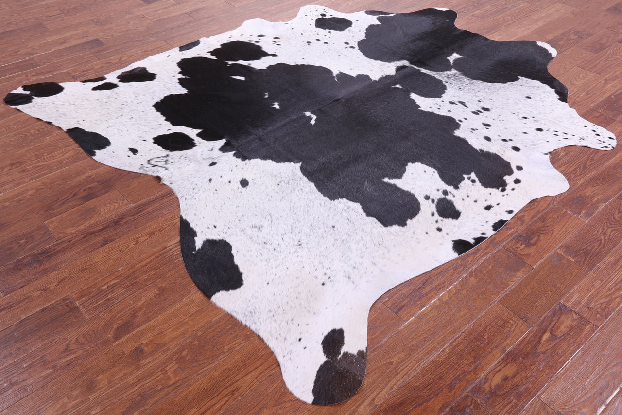 Black Salt & Pepper Natural Cowhide Rug - XX-Large 8' 2"H x 7' 1"W
