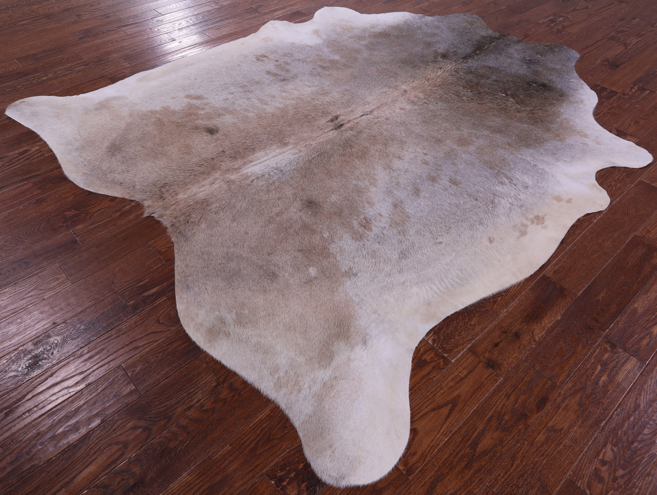Light Brown Natural Cowhide Rug - XX-Large 8' 10"H x 7' 10"W