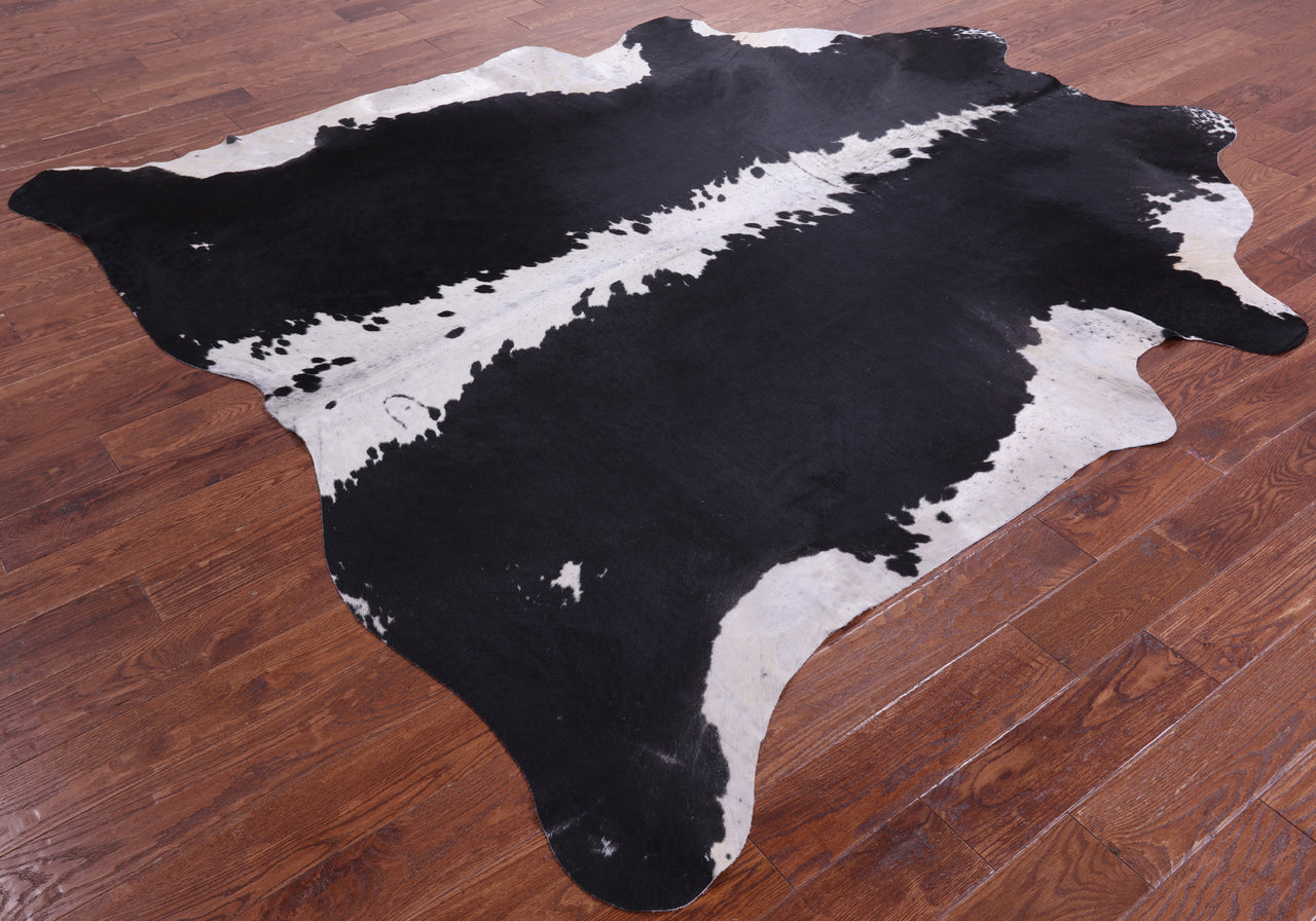 Black & White Natural Cowhide Rug - XX-Large 8' 6"H x 8' 0"W