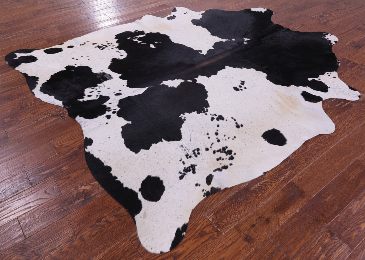 Black & White Natural Cowhide Rug - XX-Large 8' 4"H x 7' 0"W