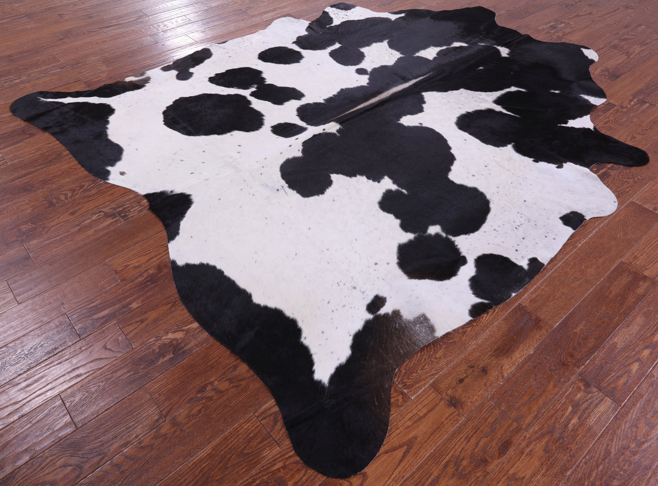 Black & White Natural Cowhide Rug - XX-Large 9' 0"H x 7' 8"W