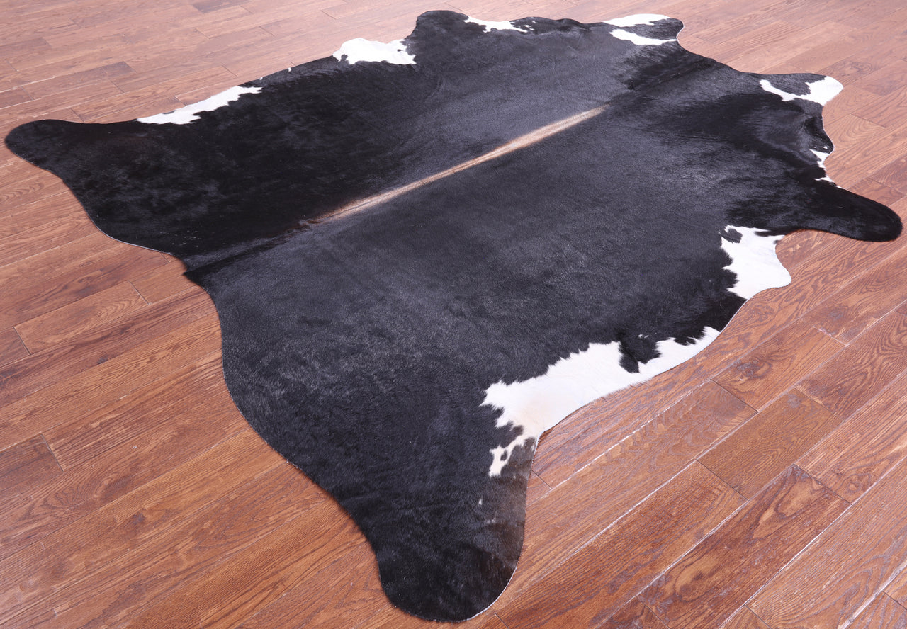 Black & White Natural Cowhide Rug - XX-Large 8' 2"H x 7' 4"W