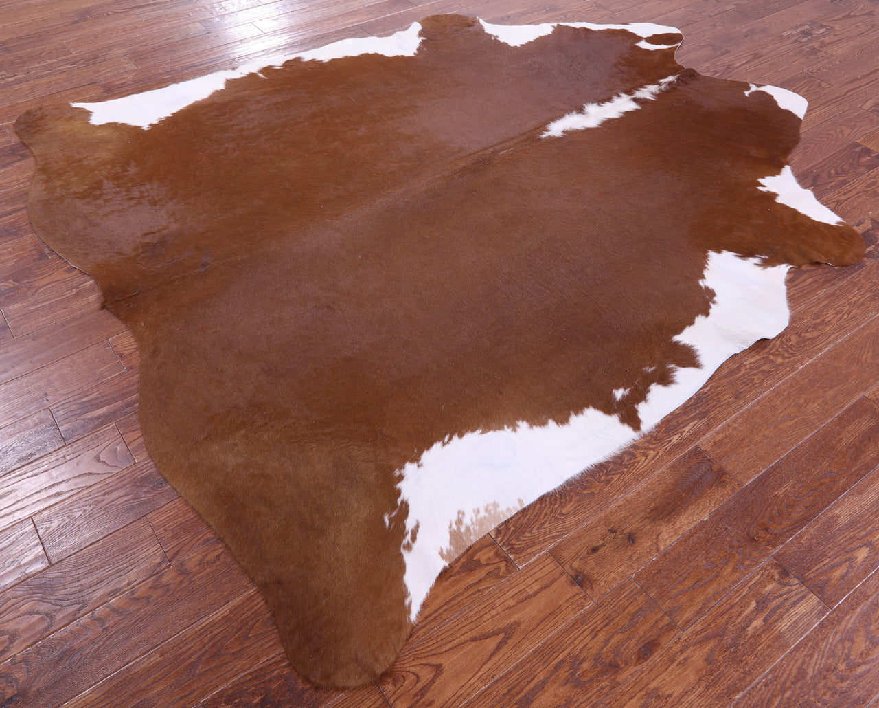 Brown & White Natural Cowhide Rug - XX-Large 8' 2"H x 7' 3"W