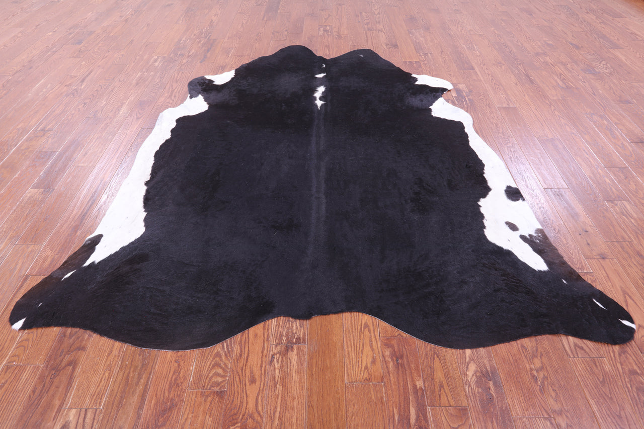 Black & White Natural Cowhide Rug - XX-Large 8' 1"H x 7' 7"W