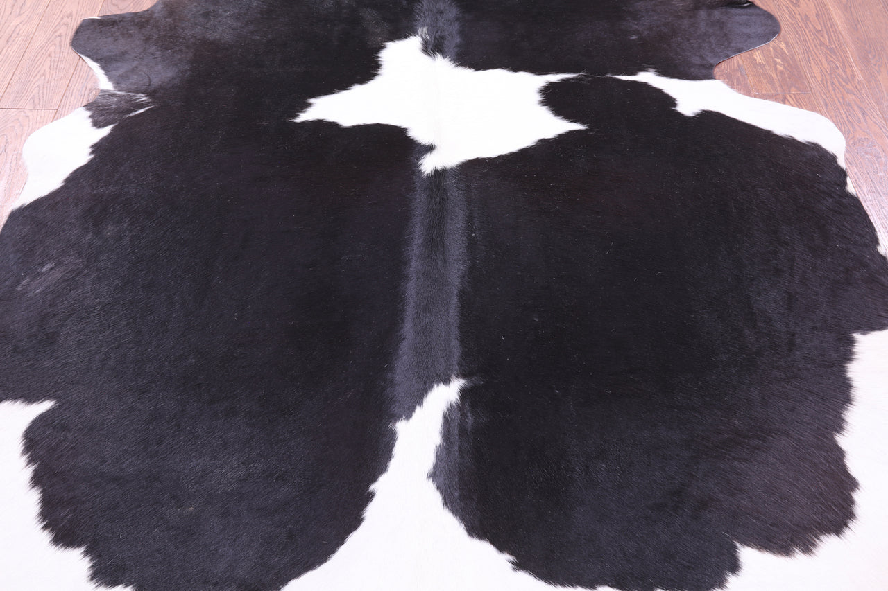 Black & White Natural Cowhide Rug - XX-Large 7' 8"H x 6' 1"W