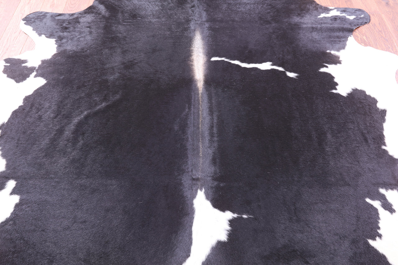 Black & White Natural Cowhide Rug - XX-Large 7' 7"H x 7' 0"W