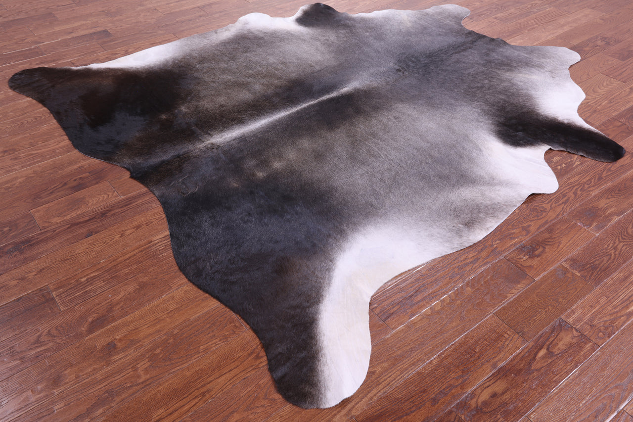 Grey Natural Cowhide Rug - XX-Large 8' 0"H x 7' 4"W