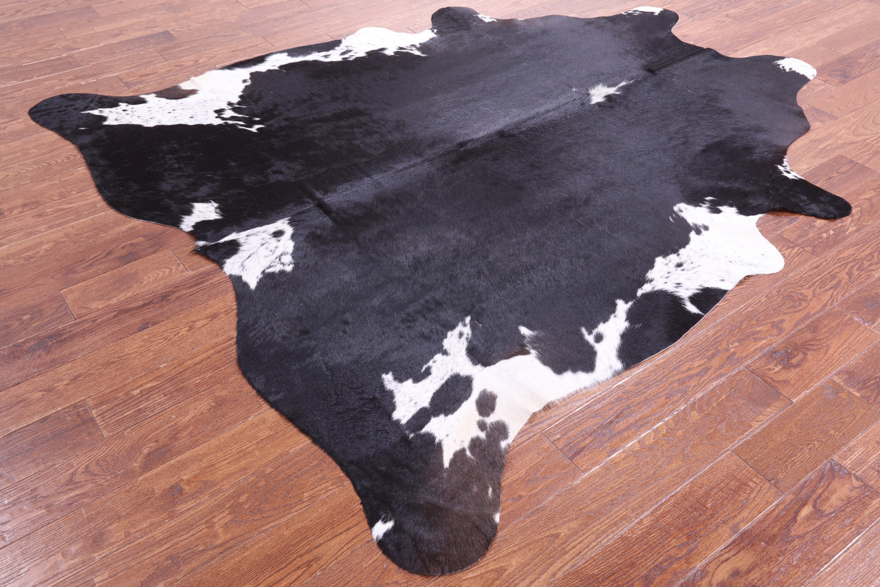 Black & White Natural Cowhide Rug - XX-Large 7' 10"H x 7' 0"W