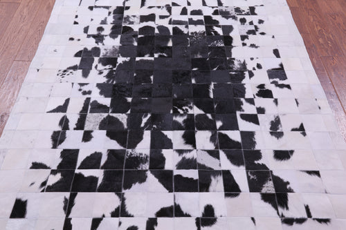 Black & White Patchwork Natural Cowhide Rug - 5' 0