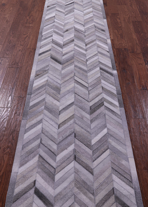 Grey Chevron Patchwork Natural Cowhide Rug - 2' 6