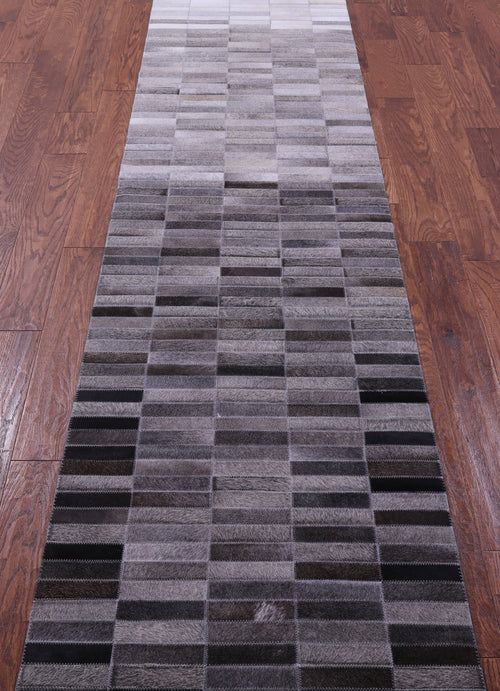 Grey & White Gradient Brickwork Patchwork Natural Cowhide Rug - 2' 6