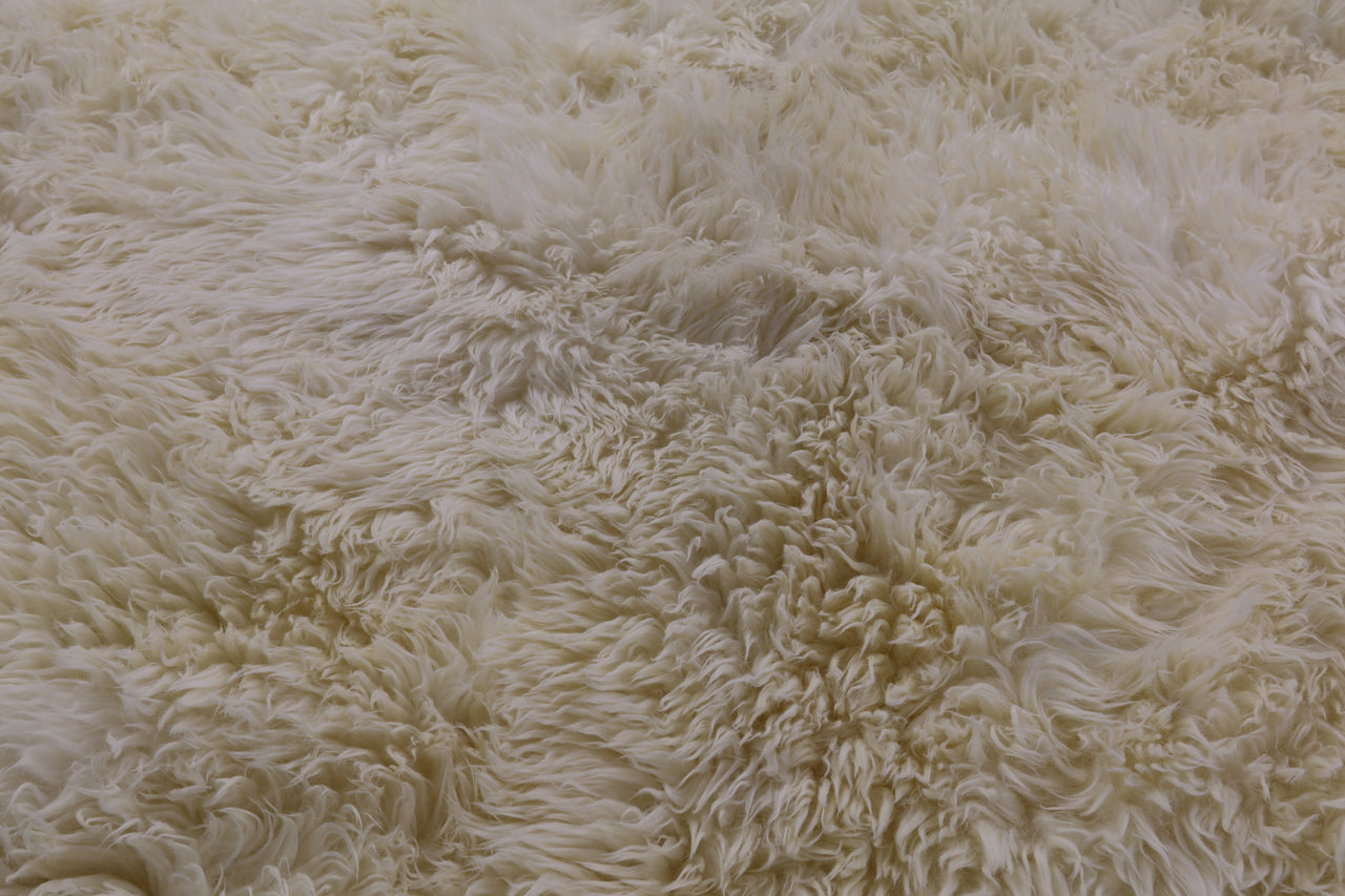 100% Natural New Zealand Sheepskin Ivory 5' 0" X 7' 0"