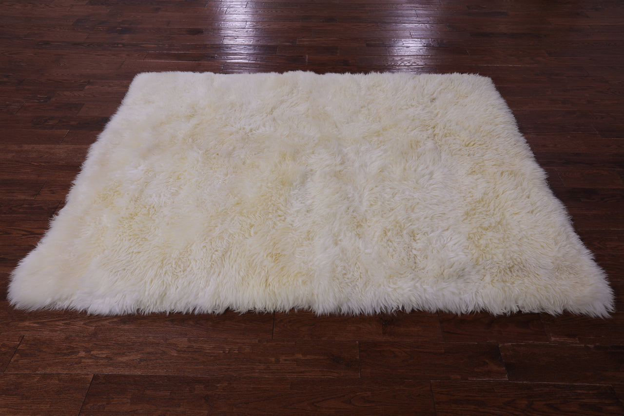 100% Natural New Zealand Sheepskin Ivory 5' 0" X 7' 0"