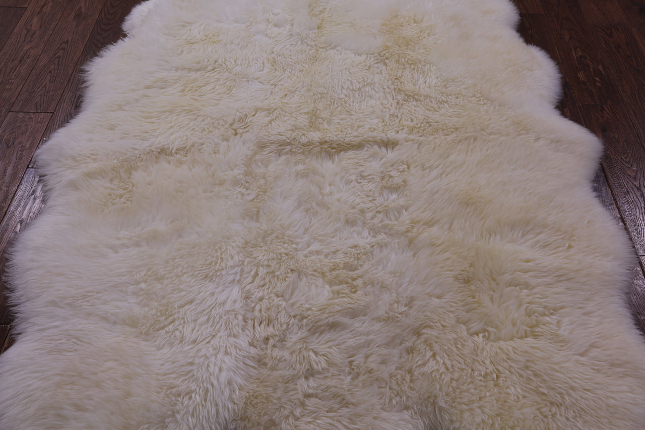 100% Natural New Zealand Sheepskin Ivory 5' 0" X 6' 4"