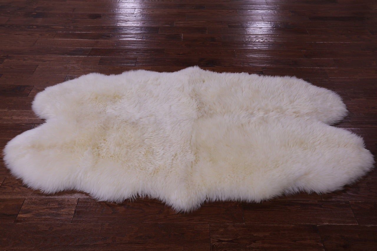 100% Natural New Zealand Sheepskin Ivory 3' 10" X 6' 5"