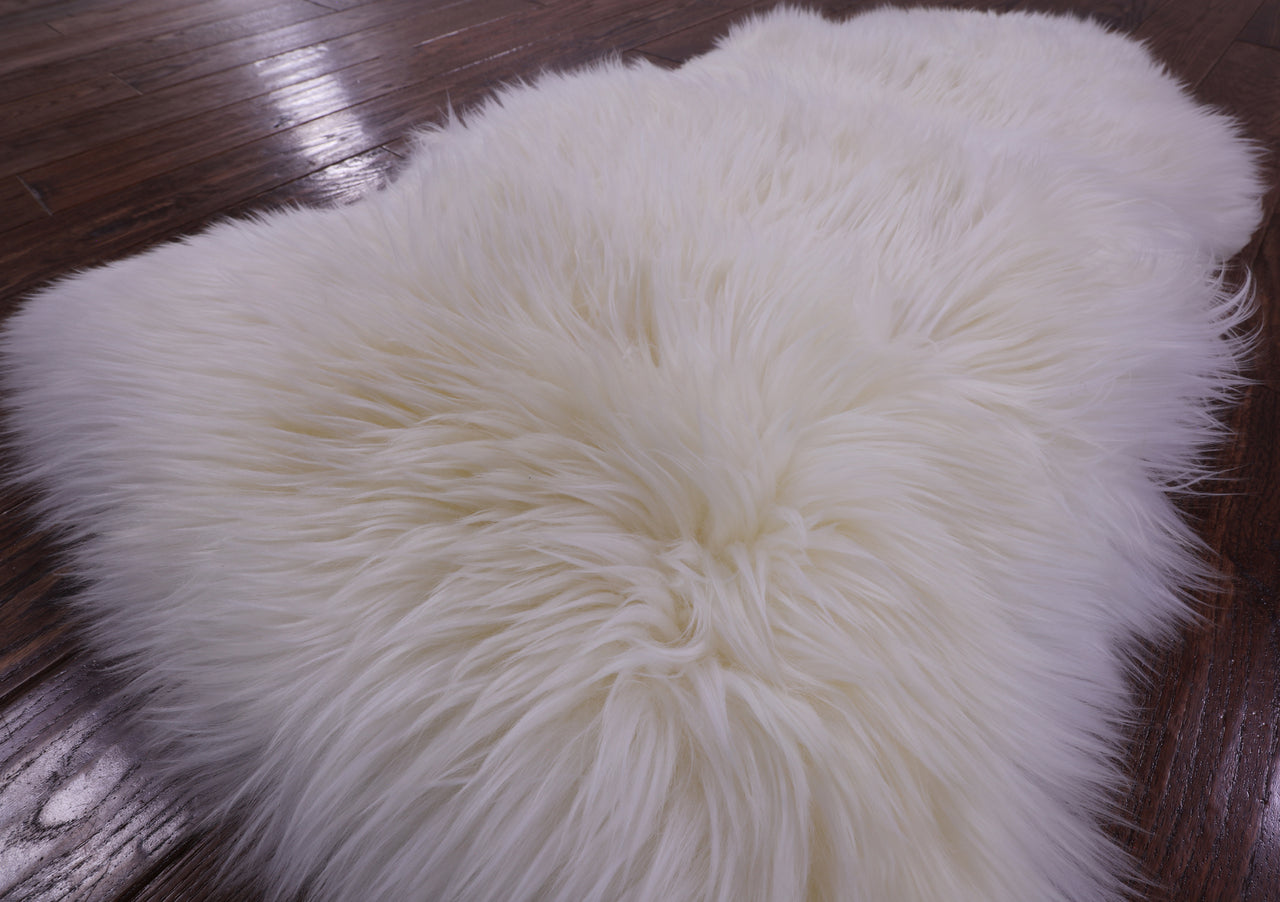 100% Natural New Zealand Sheepskin Ivory 2' 0" x 3' 0"