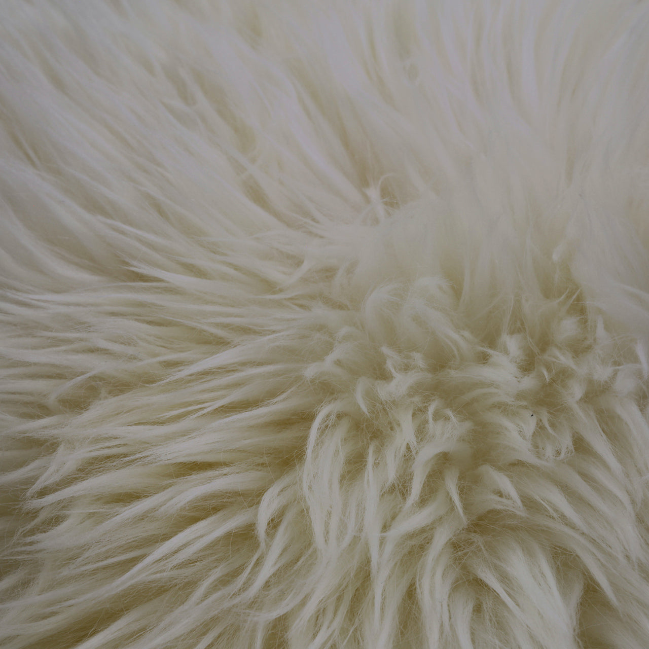 100% Natural New Zealand Sheepskin Ivory 2' 0" x 3' 0"
