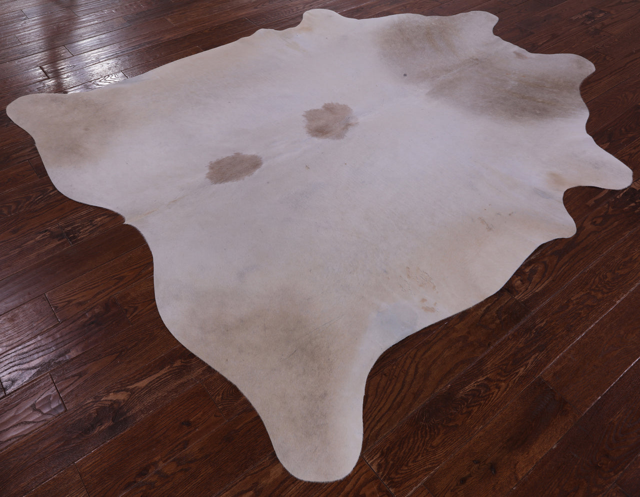 SUPER SALE Beige Natural Cowhide Rug - XX-Large 7' 7"H x 6' 6"W
