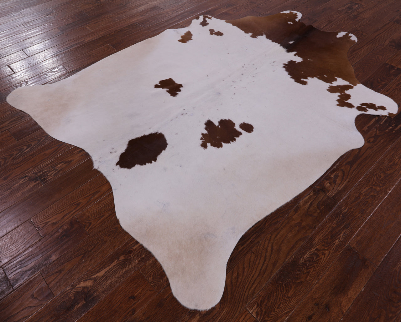 SUPER SALE Brown & White Natural Cowhide Rug - XX-Large 7' 4"H x 6' 0"W