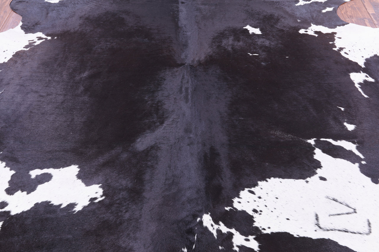 SUPER SALE Black & White Natural Cowhide Rug - XX-Large 7' 9"H x 7' 4"W
