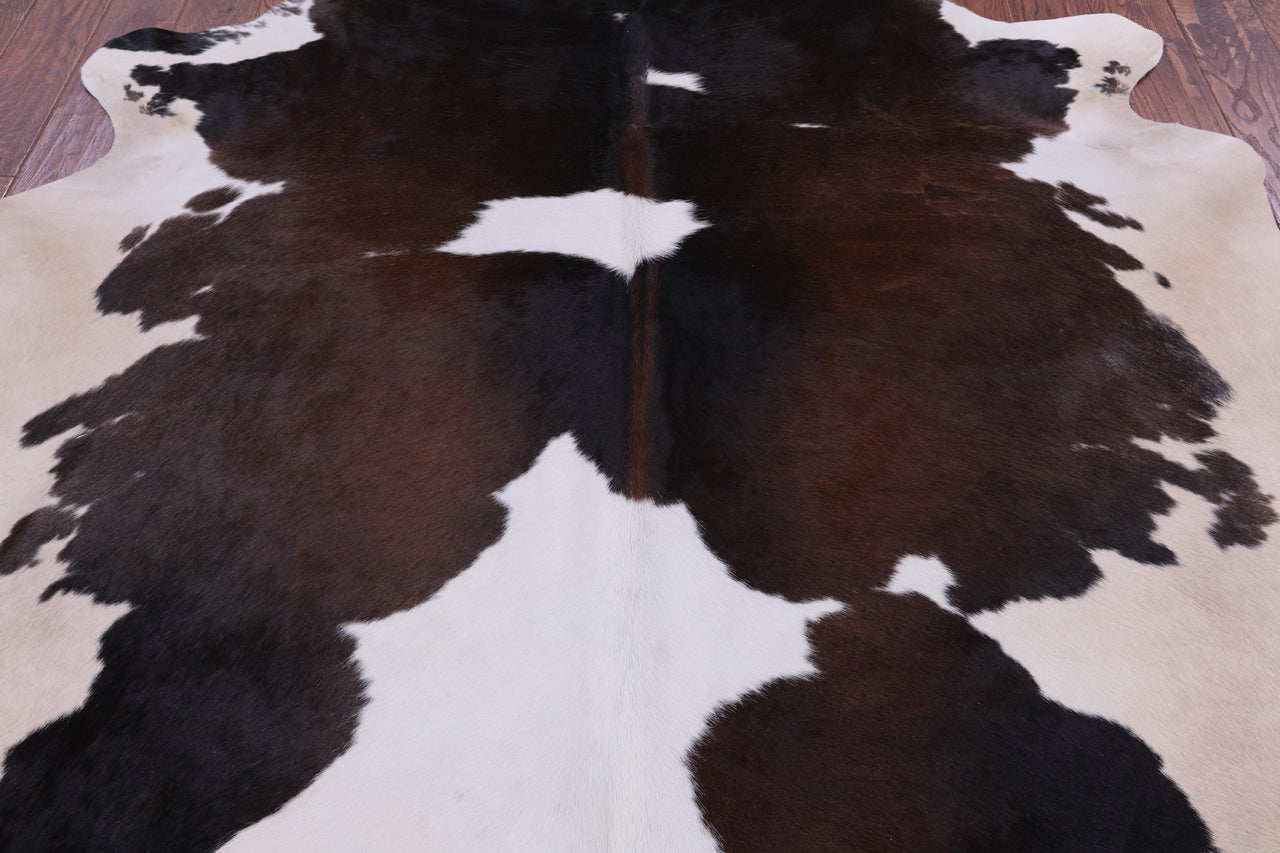 SUPER SALE Brown & White Natural Cowhide Rug - XX-Large 7' 7"H x 6' 6"W