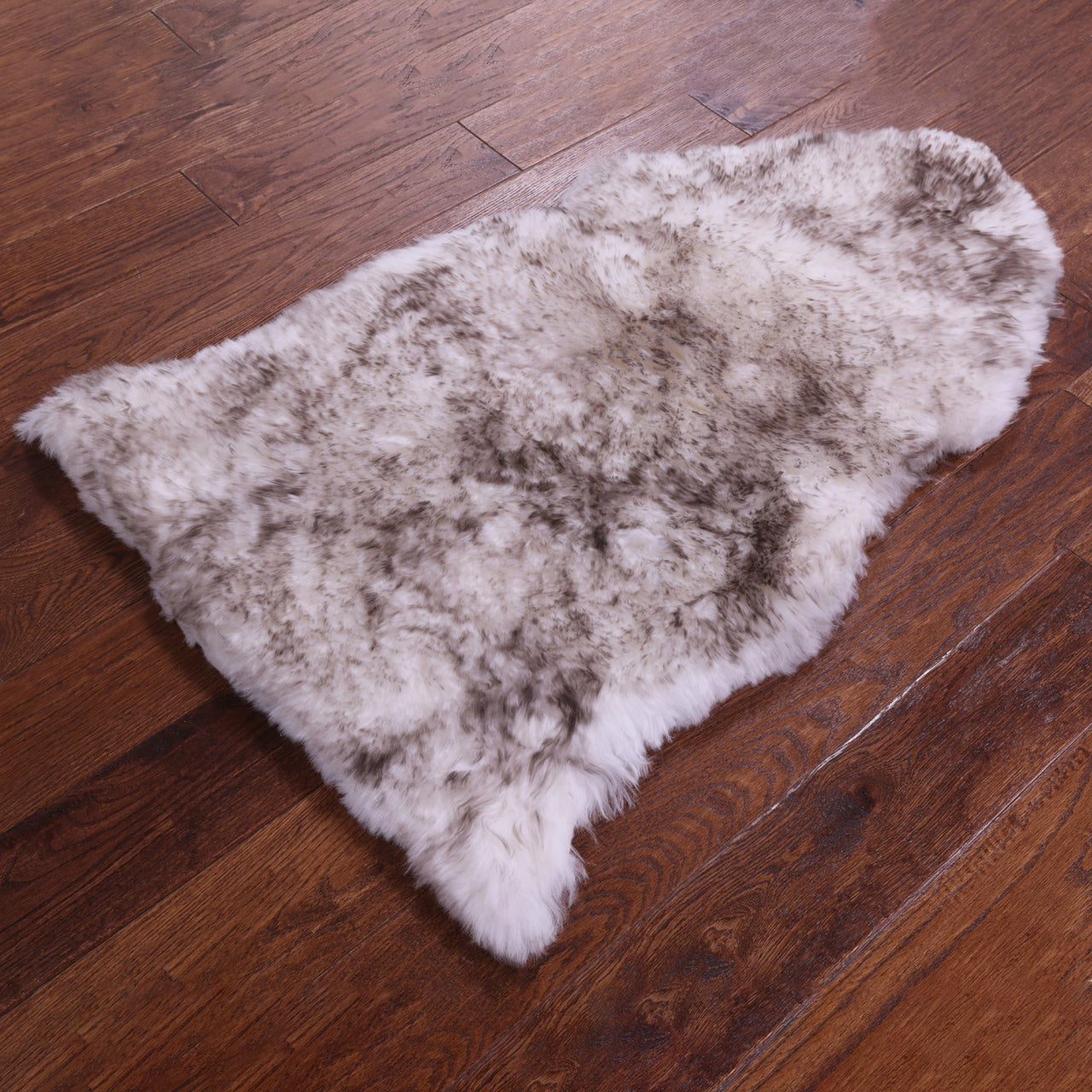 100% Natural New Zealand Sheepskin Wolf 2' 0" x 3' 0"