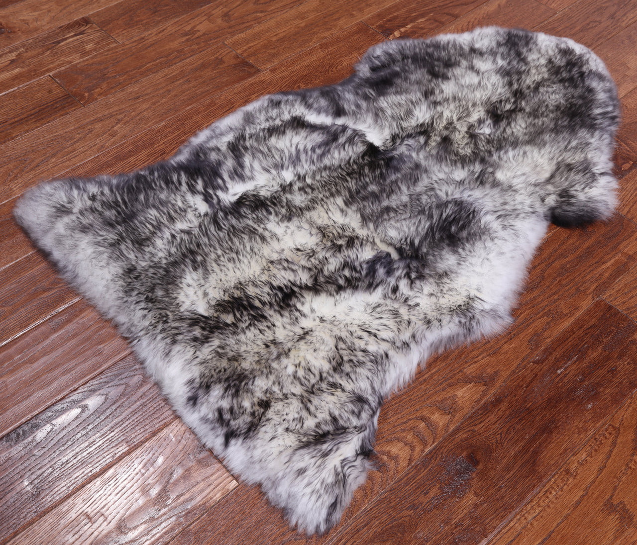 100% Natural New Zealand Sheepskin Black Tip 2' 0" x 3' 0"