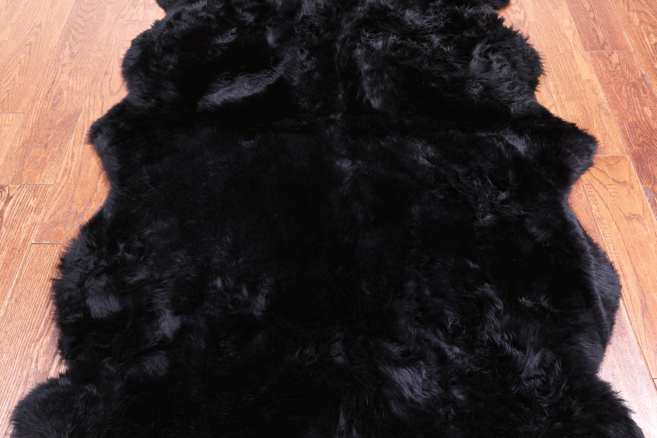 100% Natural New Zealand Sheepskin Black 4' 0" x 6' 0"