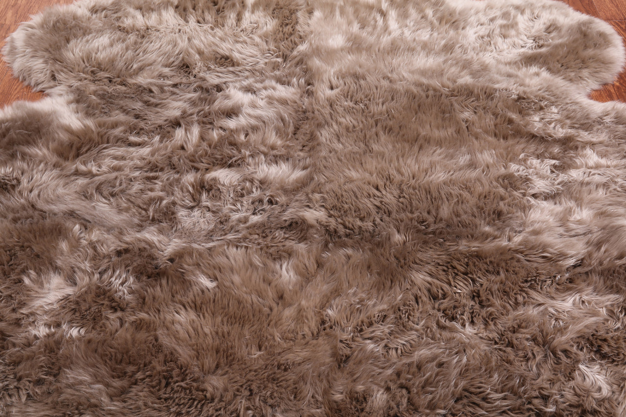 100% Natural New Zealand Sheepskin Taupe 5' 0" x 6' 0"