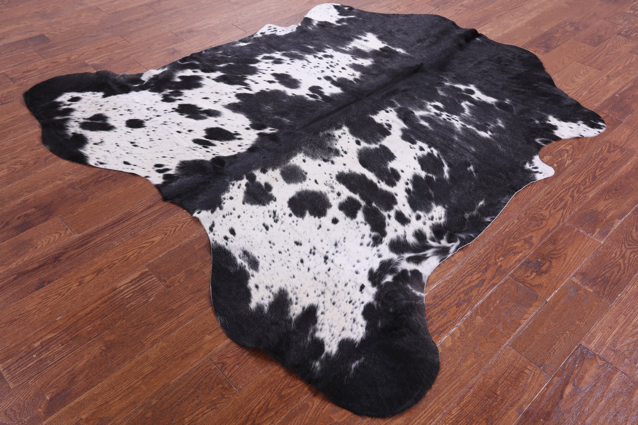 Black & White Natural Cowhide Rug - Medium 6'9"H x 6'9"W