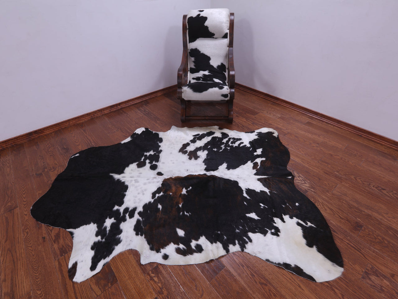 Black & White Natural Cowhide Rug - XLarge 7'0"H x 5'4"W